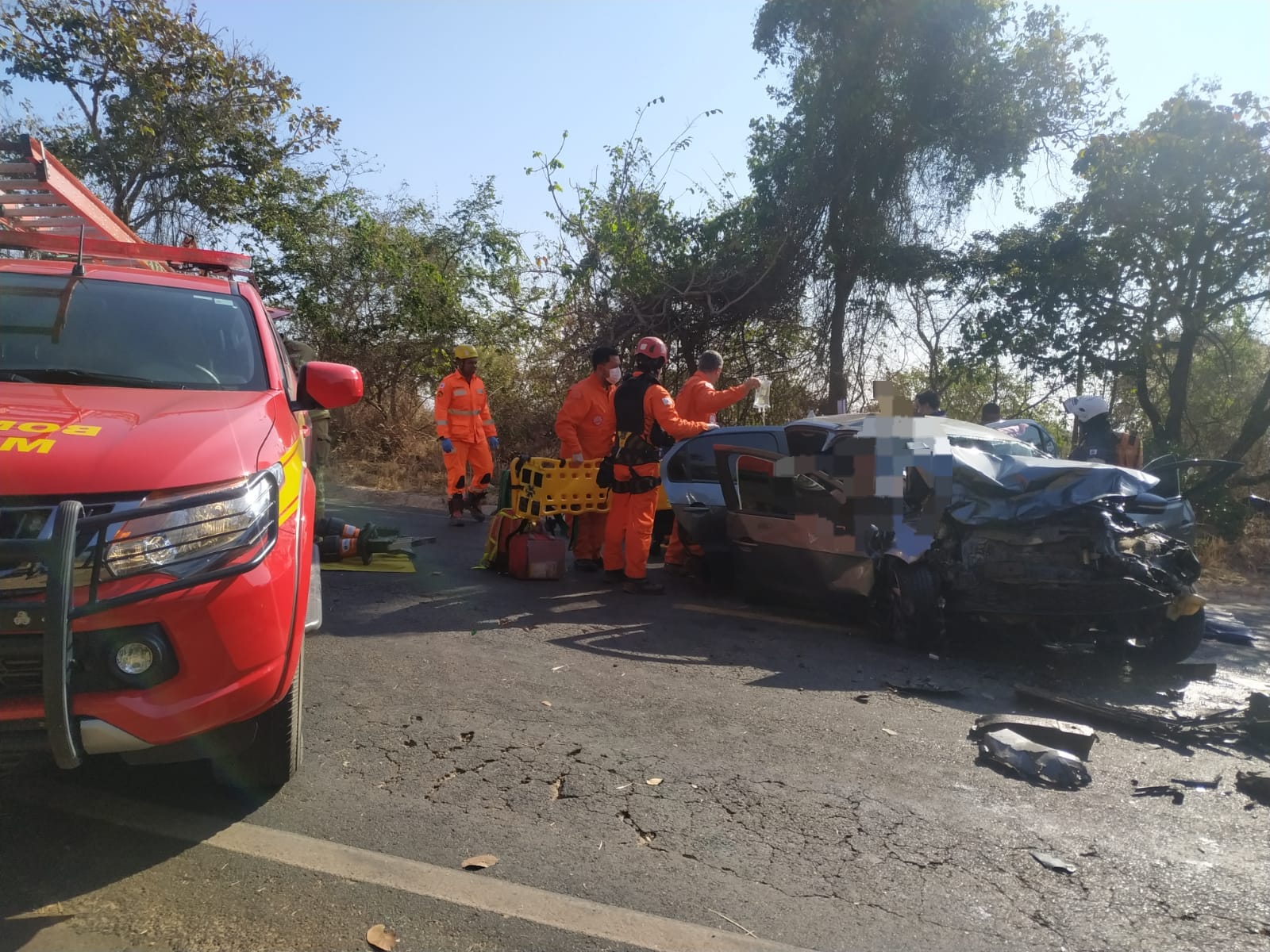 GRAVE ACIDENTE NO NORTE DE MINAS, DEIXA UMA PESSOA MORTA. DENTRO DO VEÍCULO HAVIA UM BEBÊ DE 10 MESES